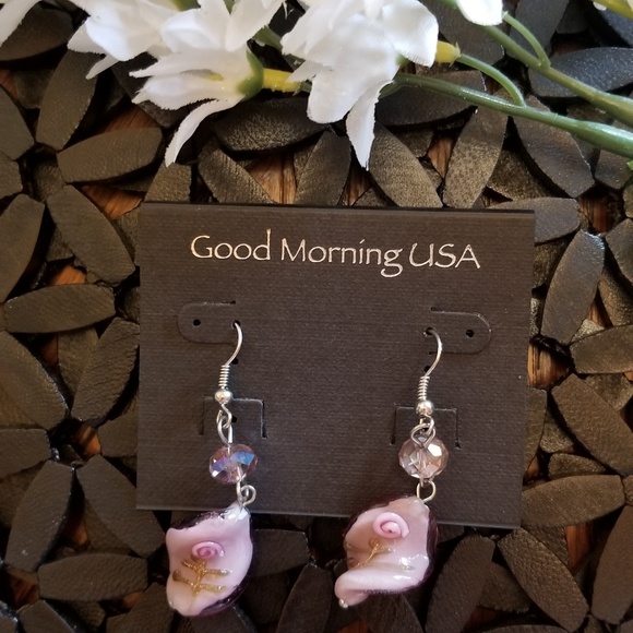 Jewelry - 😎PINK GLASS EARRINGS